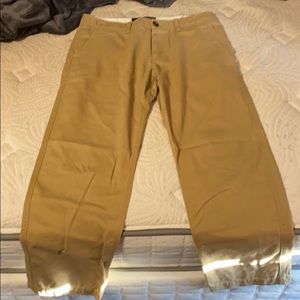 American Eagle khaki pants. 30x32 Relaxed straight